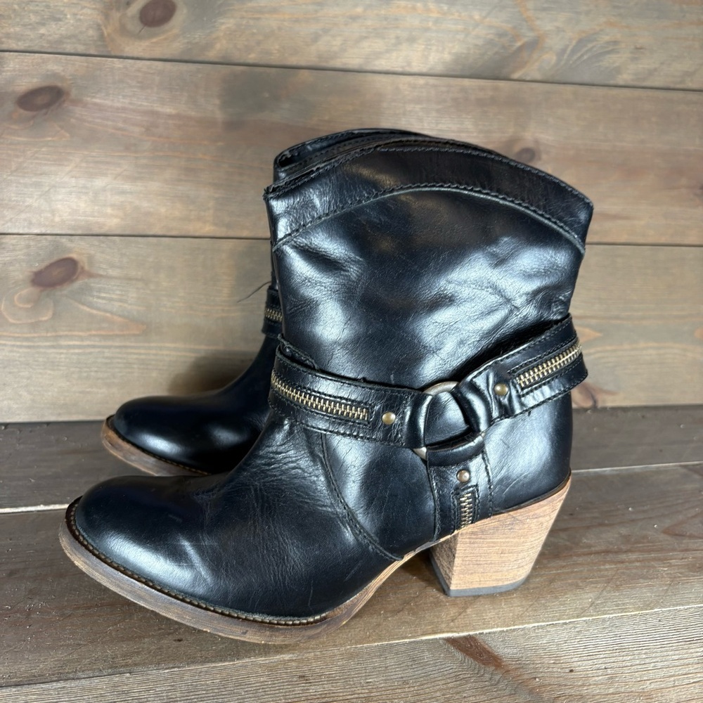 dingo metro womens size 8 shoes black leather heeled pull on ankle boots